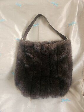 BATH & BODY WORKS women's Hand/tote bag faux fur brown leather handle.